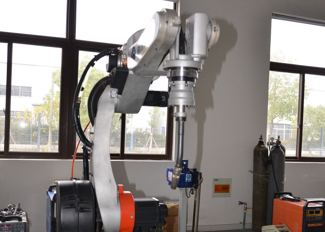 Easy to operate 4 6 axis 1000W raycus fiber laser welding robot, Arc Welding Robot